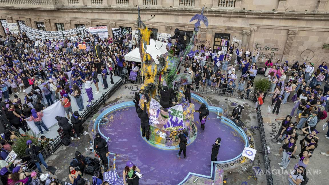$!La marcha concluyó en la Plaza Tlaxcala y la Plaza Manuel Acuña con distintos contingentes y actividades.