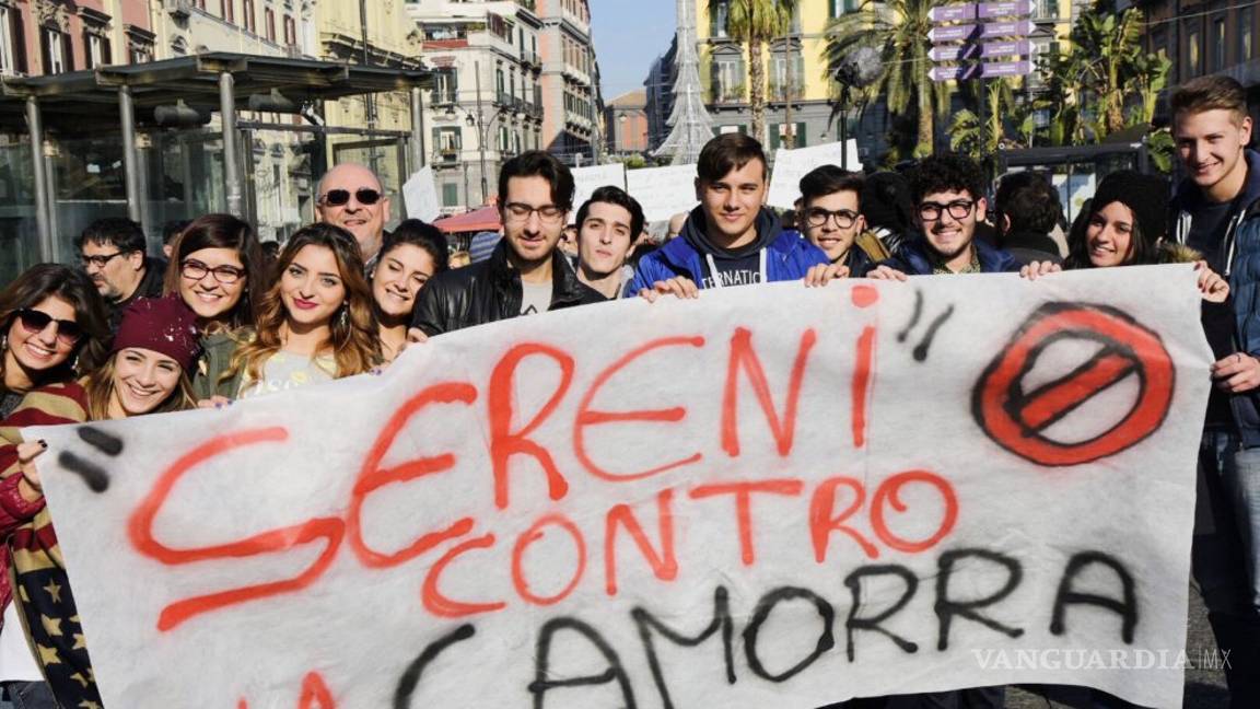 $!Miles de italianos se manifiestan contra la mafia napolitana