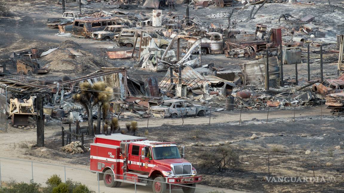 Incendios en California destruyen casi 100 viviendas