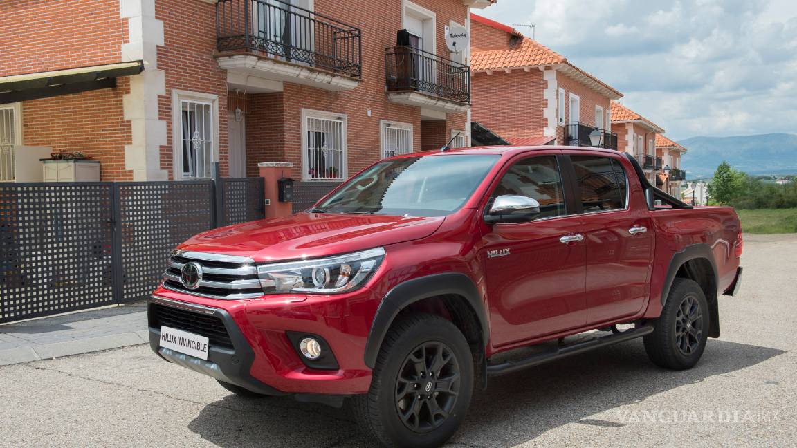 $!Toyota Hilux Doble Cabina 2.4 150D AT Invincible: sin límites