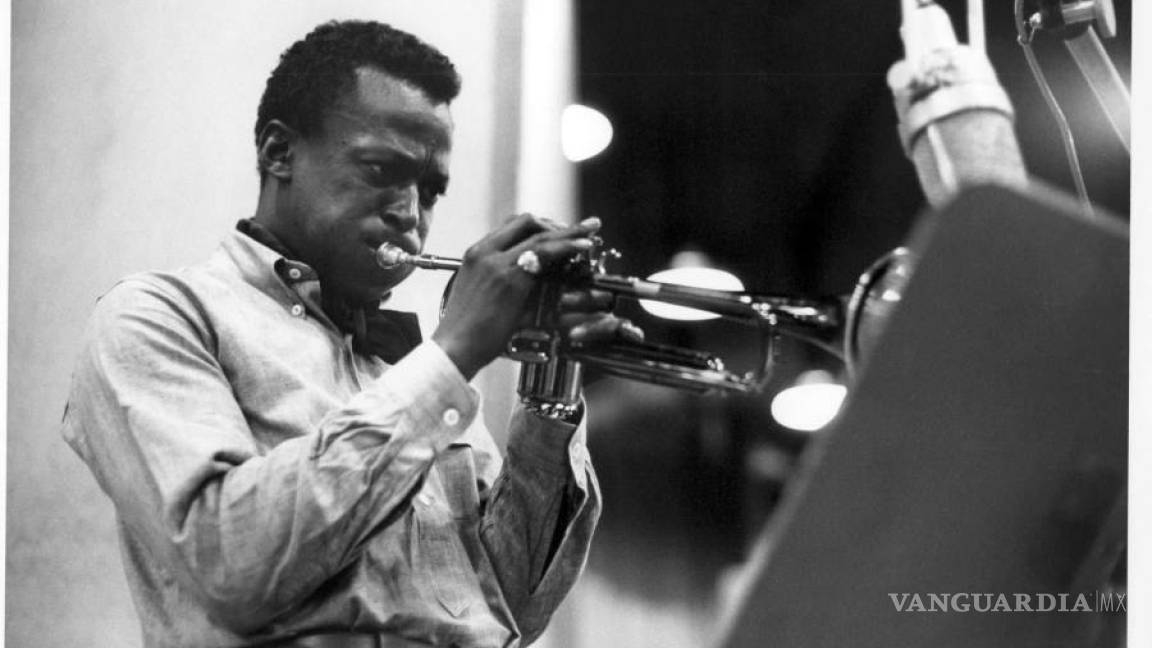 Recuerdan al jazzista Miles Davis con una exposición