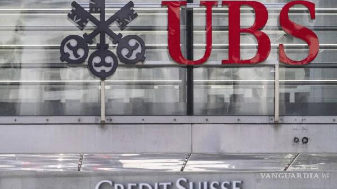 Dejan sin espacio fiscal los programas sociales no contributivos y el gasto en pensiones: UBS