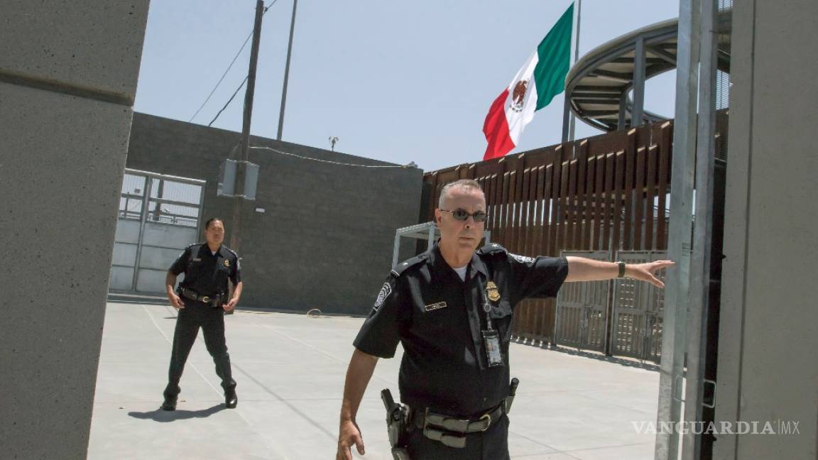 Emiten recomendación a INM y a alcaldía de Tijuana por deportación arbitraria de mujer