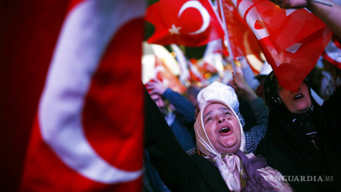 Presidente turco declara su victoria en referendo