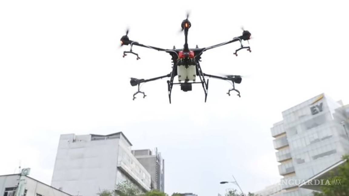 Con drones sanitizan las lujosas calles de Polanco en la CDMX