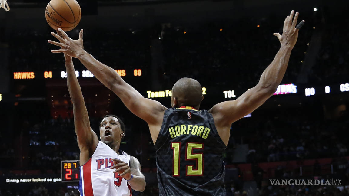 Pistons sorprenden a Hawks en comienzo de la campaña