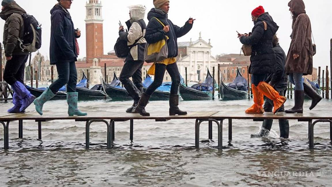 $!Venecia se ahoga, sufre peor inundación desde 1966