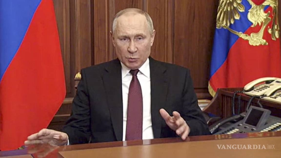 $!En esta imagen tomada de un video publicado por el Servicio presidencial ruso de prensa, el presidente de Rusia, Vladimir Putin, se dirige a la nación en Moscú.