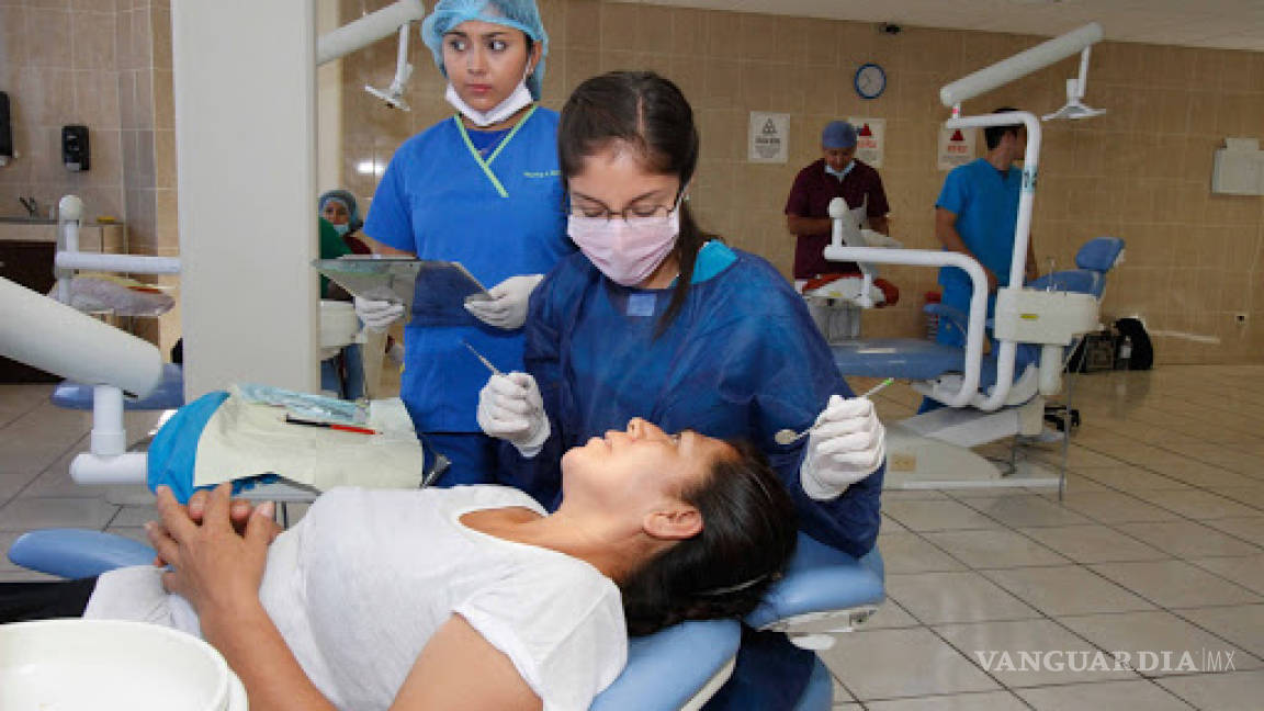 Ofrece la Universidad Autónoma de Coahuila orientación médica y odontológica en línea