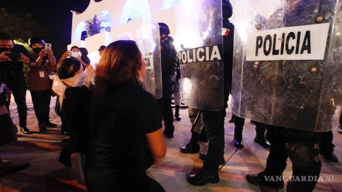 Disparan policías de Cancún durante manifestación por feminicidio de Alexis; reportan dos heridos