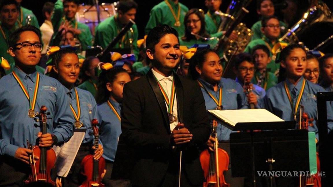 $!Integrantes de la Orquesta Esperanza Azteca atrapan sueños con sus voces e instrumentos