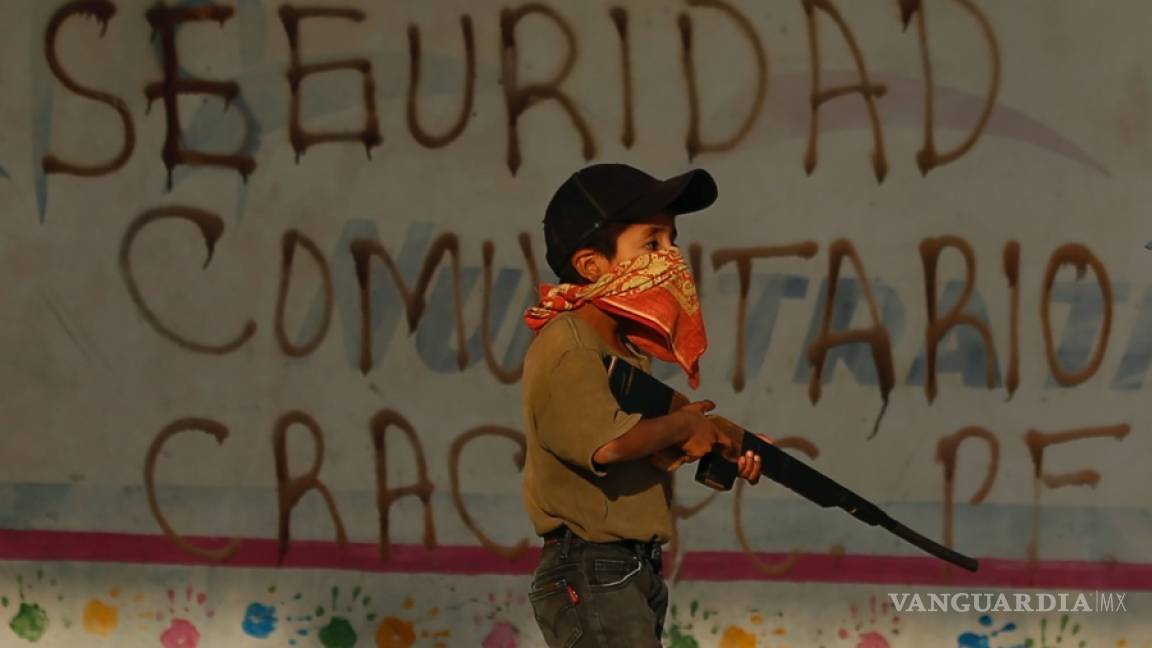 Niños con armas, imágenes de un México olvidado