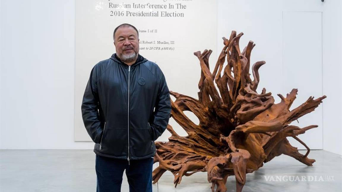 Ai Weiwei explora la noción de desarraigo y deforestación en su nueva muestra &quot;Raíces&quot;