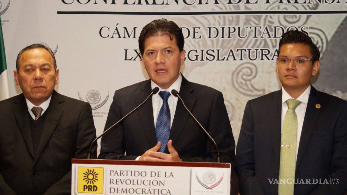 Denuncian a candidato en la CDMX: Víctor Hugo Lobo quiere comprar votos