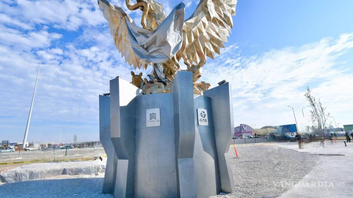 El águila “Torreón siempre libre” simboliza la resiliencia de la ciudad