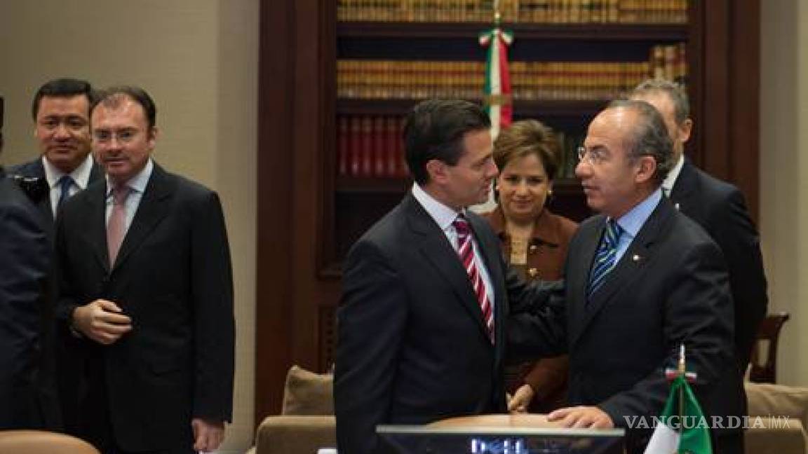 Calderón y Peña Nieto gastaron millones en cursos de motivación, liderazgo, estrés... ¡y hasta de lectura rápida!