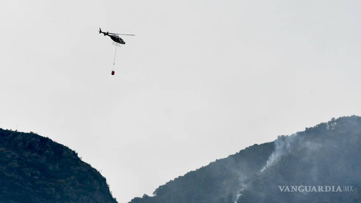 Helicóptero que combatió fuego en Sierra de Arteaga, Coahuila presenta fallas