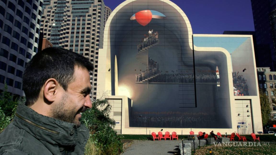 Escalera al cielo: mural de artista iraní seduce a Boston