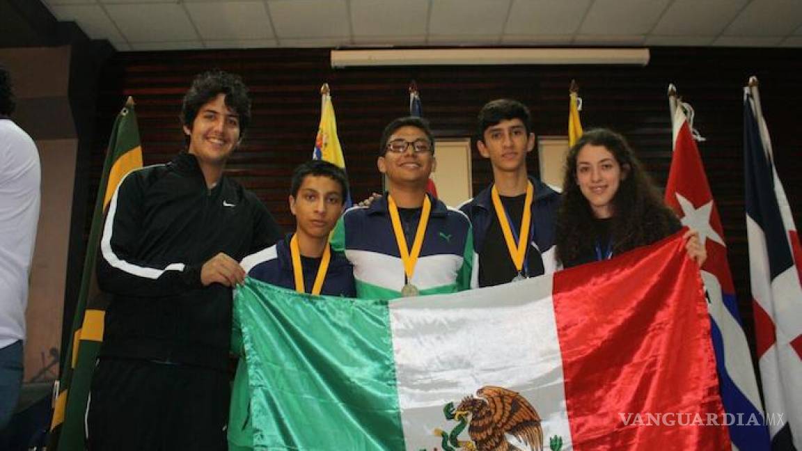 Jóvenes mexicanos obtienen oro y doble plata en Olimpiada internacional de Matemáticas