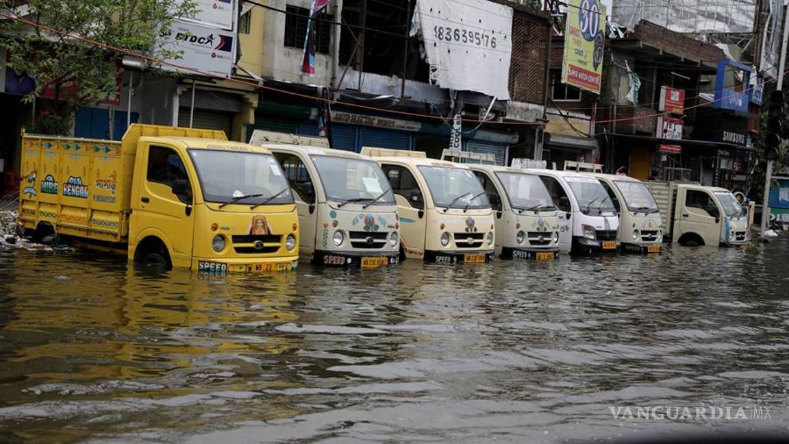 $!Super ciclón Amphan arrasa y destroza todo lo que se interpone en su paso por la India y Bangladesh (fotos)