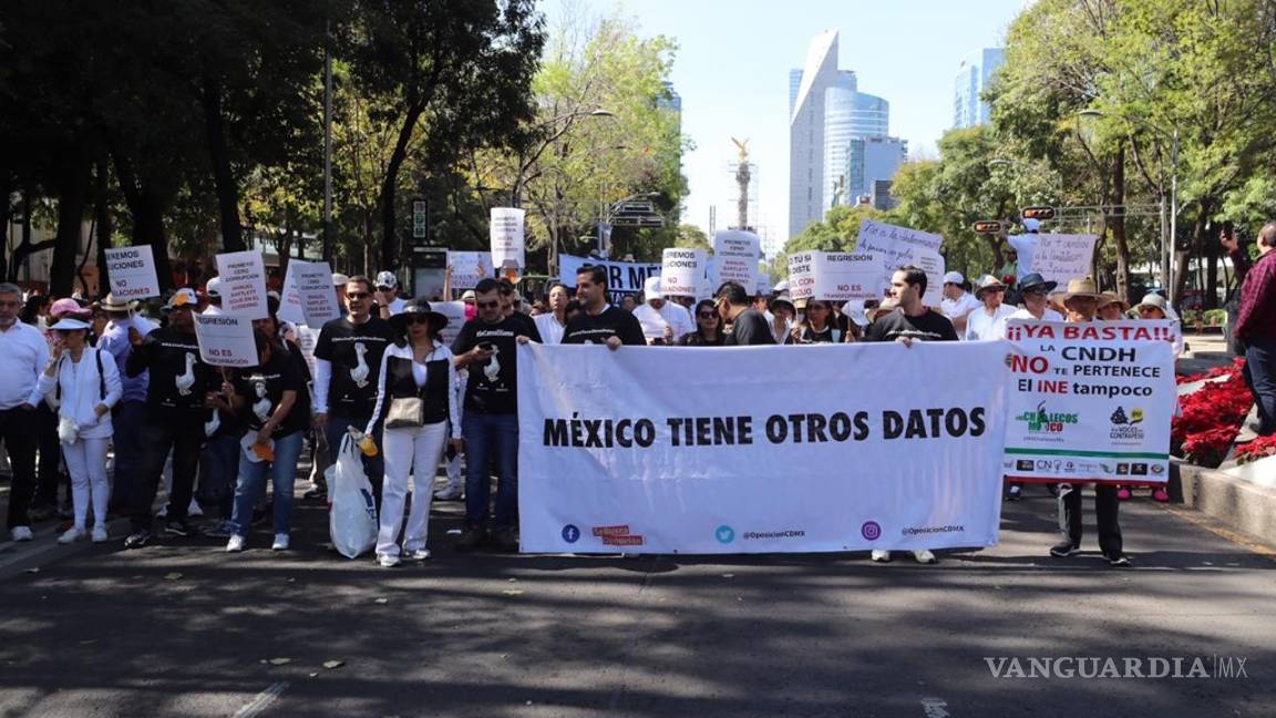 $!Marcha contra AMLO se transformó en apoyo a los LeBarón y crítica al 'abrazos y no balazos'