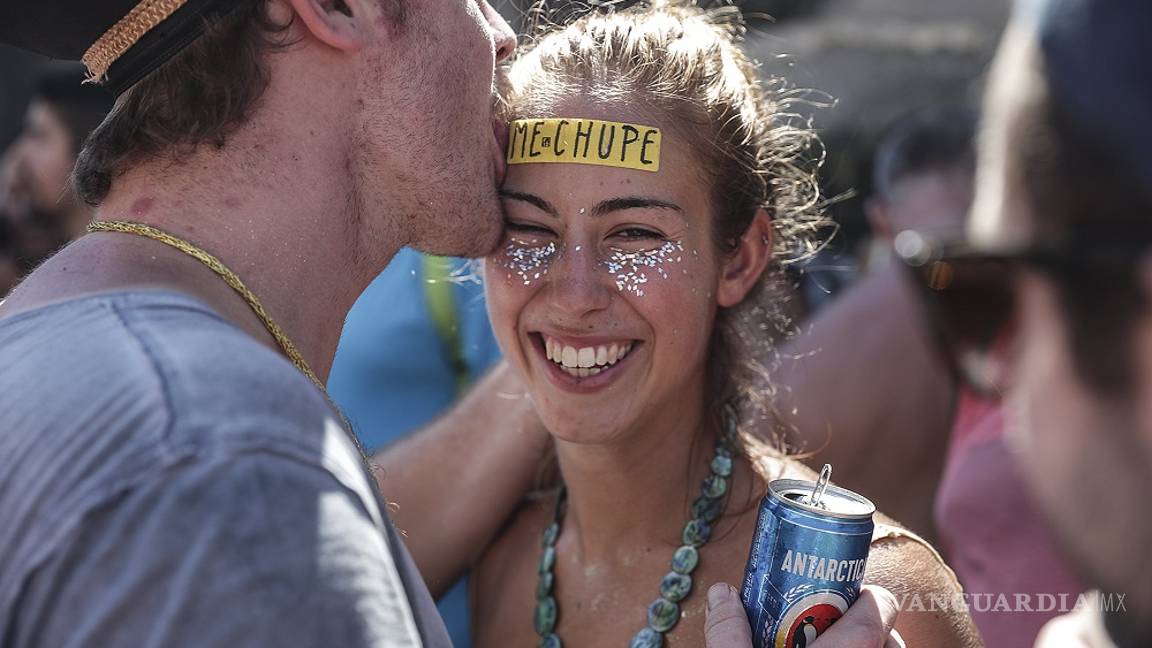 $!Brasil no olvida sus problemas con el inicio del Carnaval