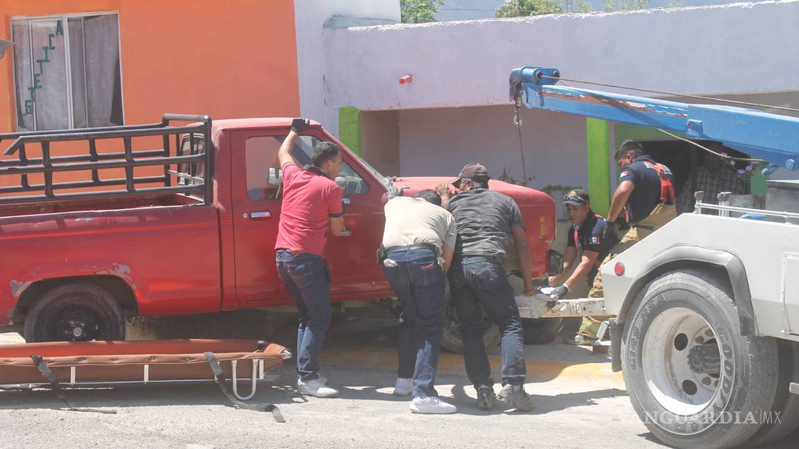 $!Muere atropellado por su propia camioneta