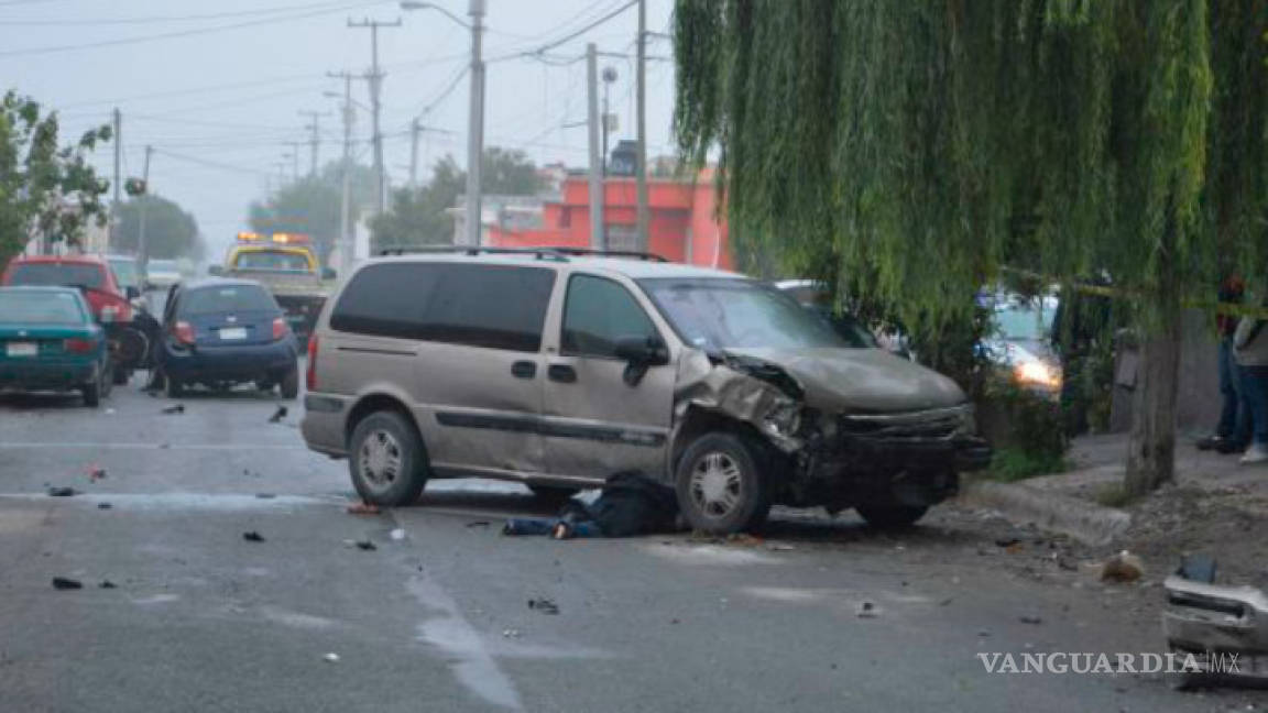 Huía de policías en Saltillo; muere al salir disparado de su auto