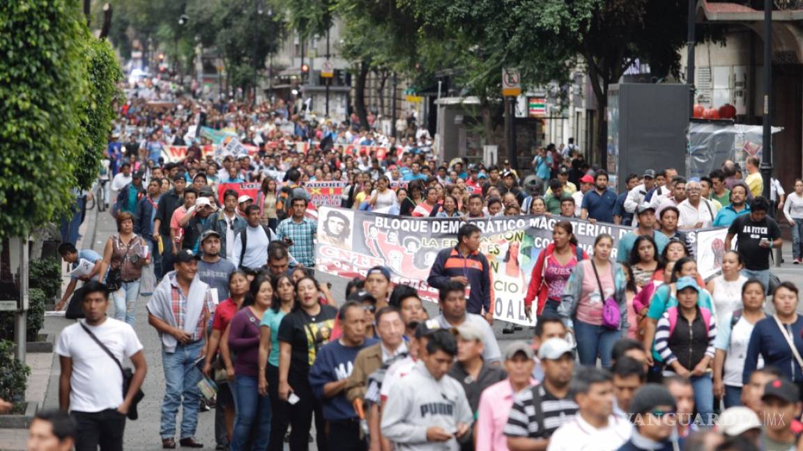 Anuncian 570 despidos de profesores en Chiapas y 80 en Michoacán