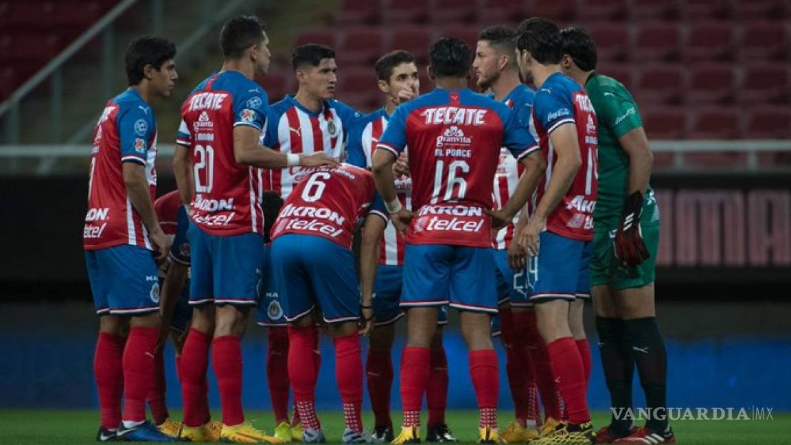 Nuevo caso de COVID-19 en la Liga MX: Jugador de Chivas da positivo