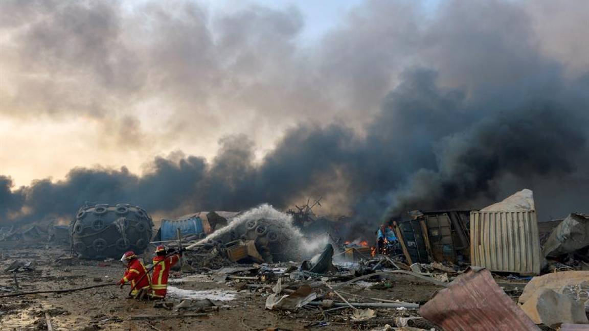 $!Así fue la fuerte explosión en una fábrica de pirotecnia de Beirut (fotos)