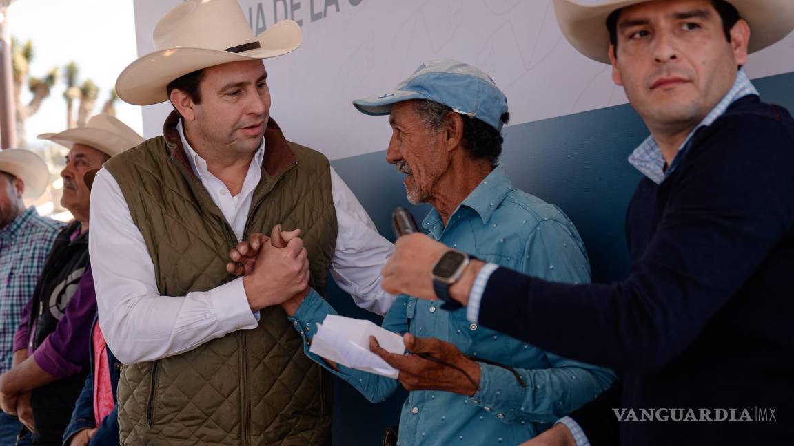 Ayuntamiento de Saltillo rehabilita pozo de agua en La Cuchilla con sistema de bombeo solar