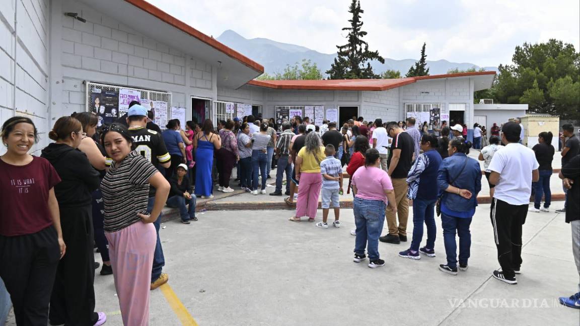 $!Juntar hasta 5 casillas en una escuela no fue buena idea; fue un caos la jornada electoral en primaria de la colonia Berrueto.