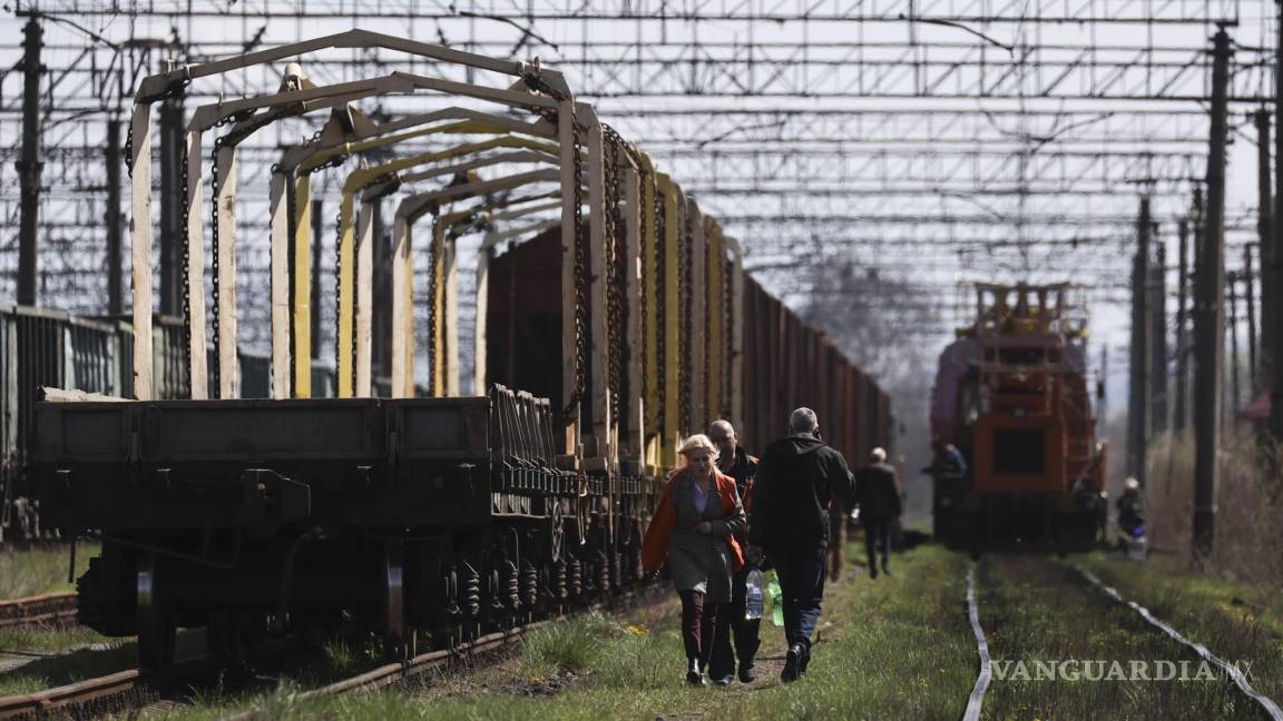 $!El Ejército ruso atacó cinco estaciones de tren en el centro y el oeste de Ucrania.