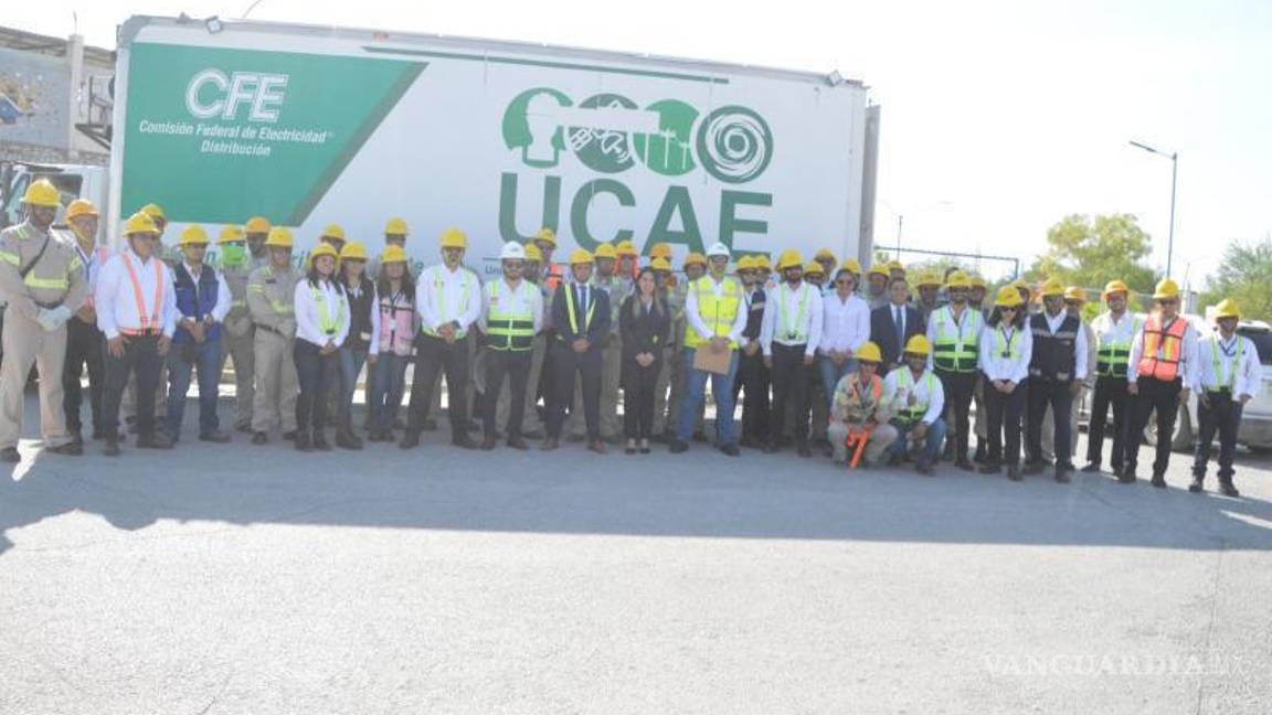 $!Personal de la CFE lleva a cabo su quinta revisión en una de las colonias de Torreón como objetivo del operativo.