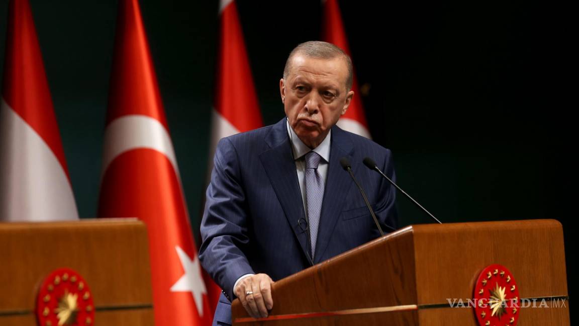 Critica Erdogan a EU por enviar un portaaviones al Mediterráneo oriental