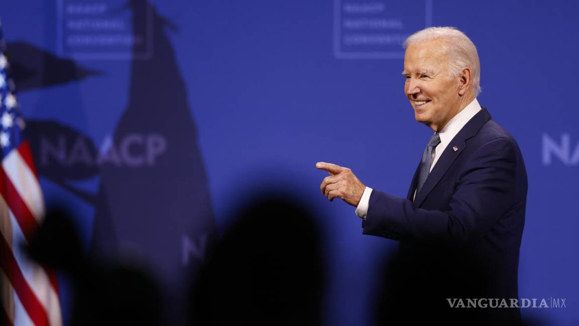 Sigue Joe Biden firme en la carrera presidencial, pese a crecientes presiones para que decline