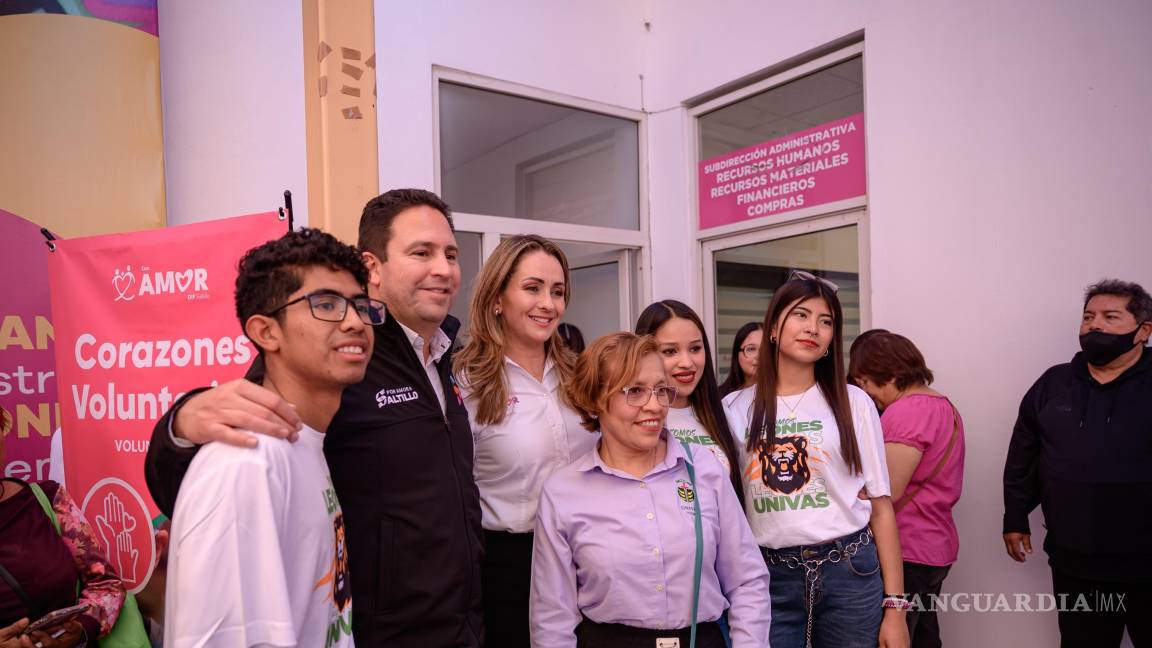 $!Javier Díaz agradeció a su esposa Luly López por impulsar esta iniciativa que convocó a la gran cantidad de universidades para un mismo fin.