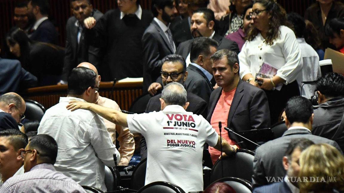 Se puede decir... Que arrancó el circo de tres ‘pistas’