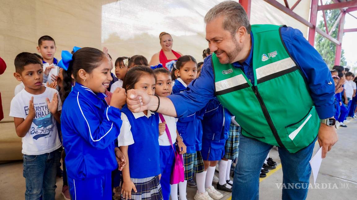 $!Con una inversión de 100 mil pesos, se dotó al plantel de material tecnológico, mobiliario y una nueva aula didáctica, elegidos por la propia comunidad educativa.