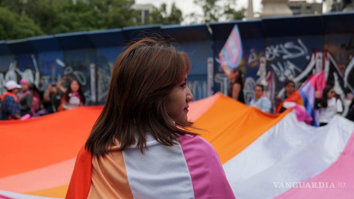 Mujeres asisten a la Marcha Lencha en la Ciudad de México 2025