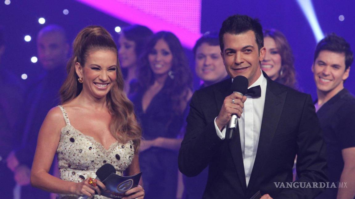 $!Coronado y Del Solar al inicio el programa televisivo La Academia 10 años, en TV Azteca.