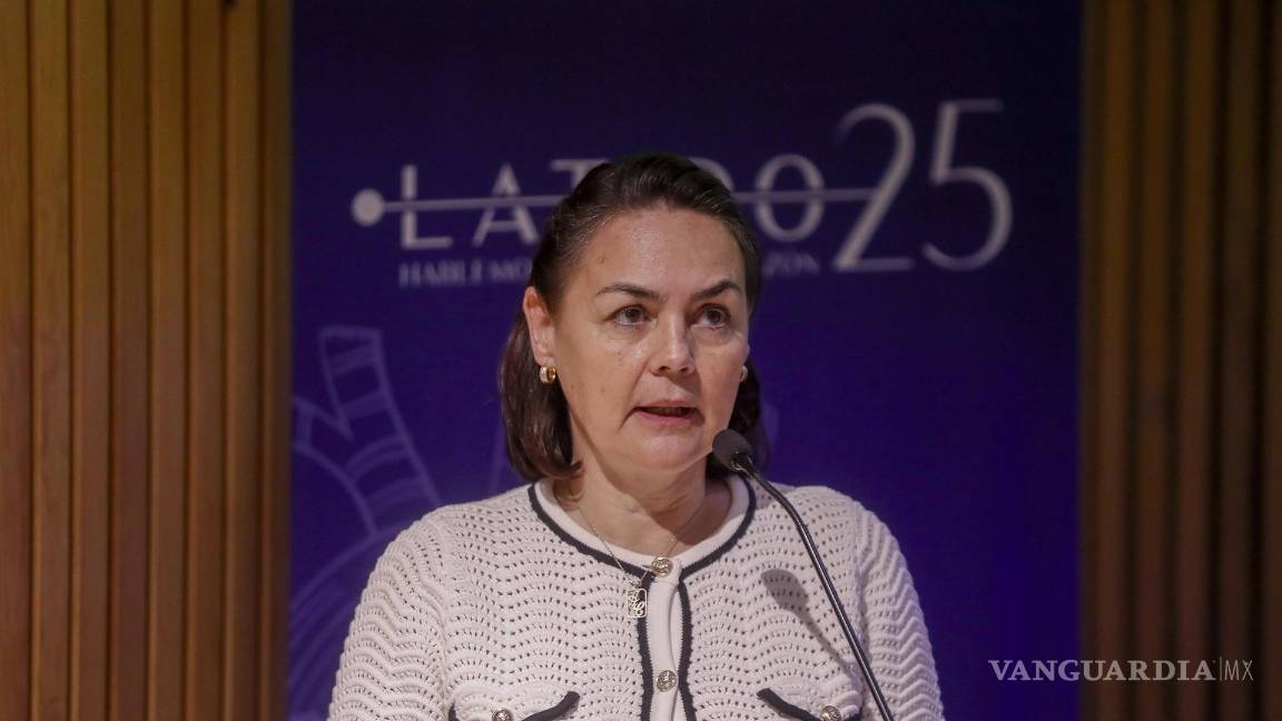 $!La directora de la Facultad de Medicina de la UNAM, Ana Carolina Sepúlveda, en el homenaje al doctor Rubén Argüero Sánchez.