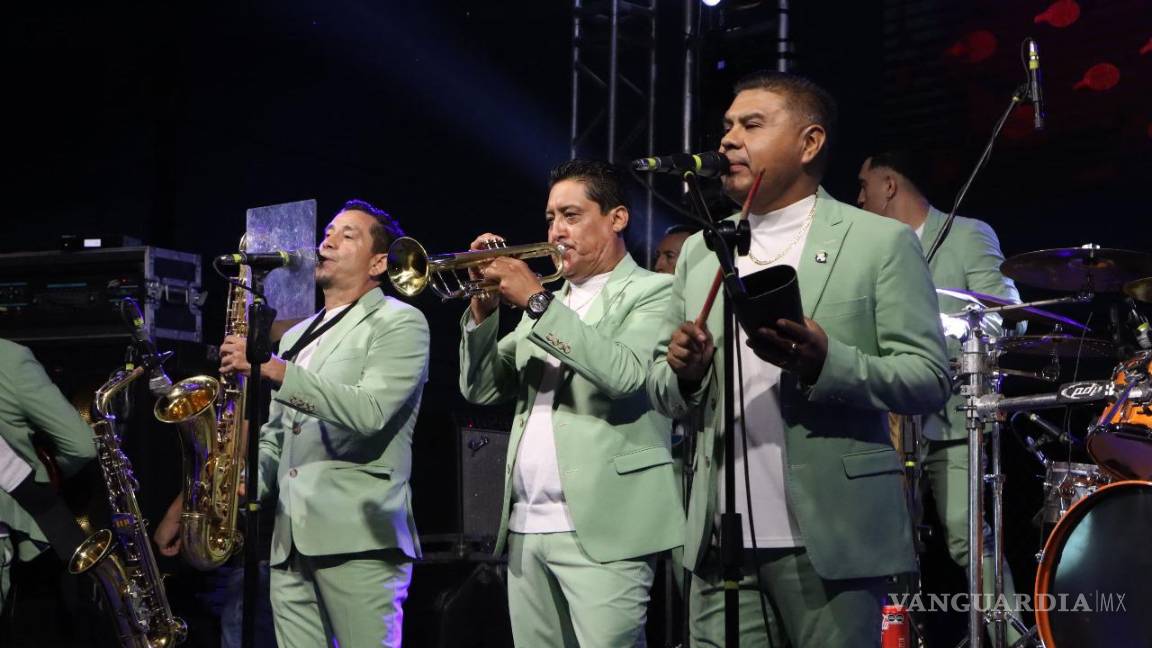 $!Tropicalísimo Apache se lleva la noche en la Saltillo 2000, donde miles de fans recordaron viejos tiempos