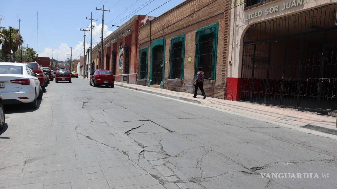 Exigen vecinos rehabilitar la calle General Cepeda en Saltillo; Municipio envía la respuesta
