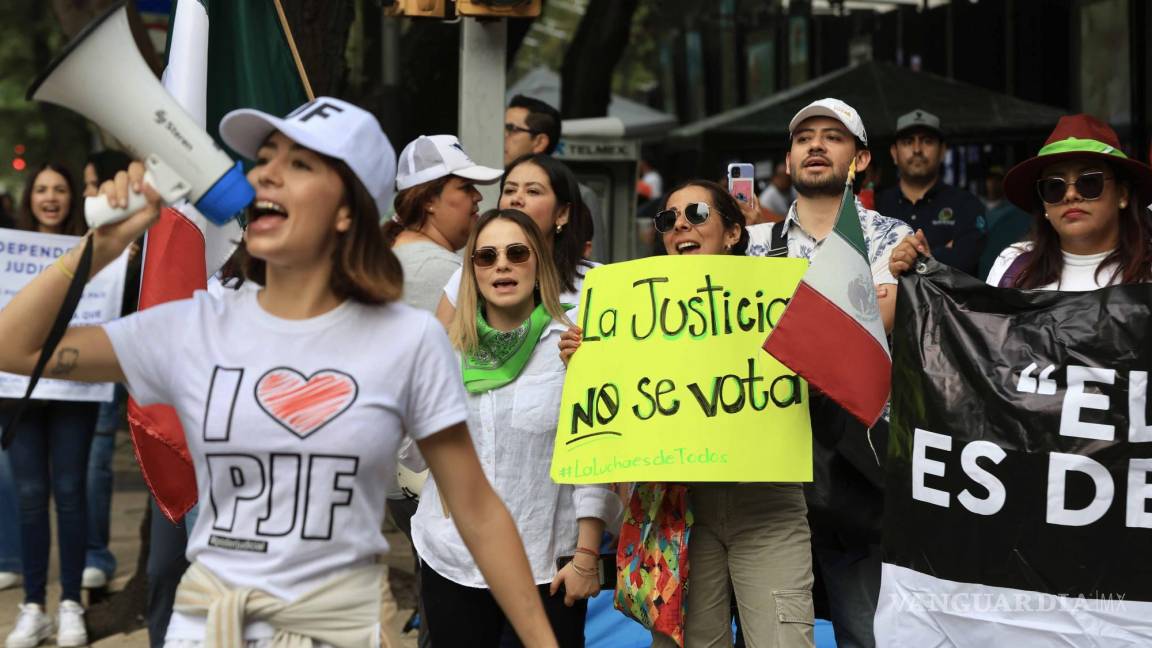 ‘¡Traidores!’: trabajadores del Poder Judicial dan portazo en el Senado (Video)