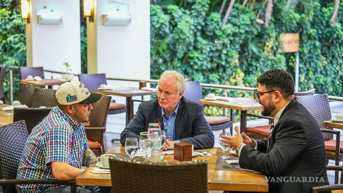 Chris Van Hollen, senador demócrata estadounidense, logra reunirse con el salvadoreño Kilmar Ábrego