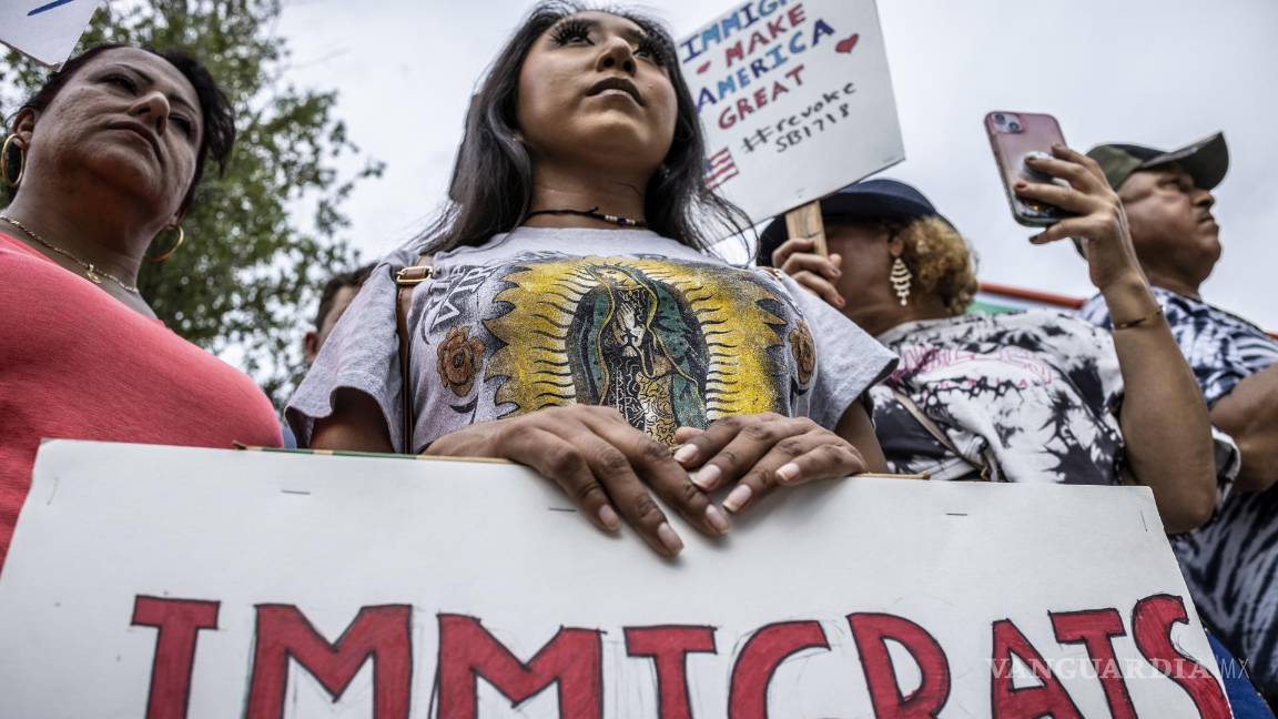 $!El gobernador de Florida, Ron DeSantis, promulgó la SB1718, para disuadir a las personas que están en el país ilegalmente de venir a ese estado.