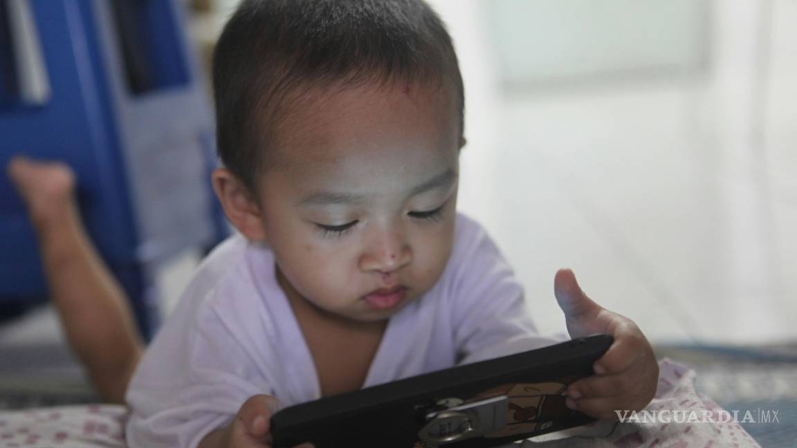 $!Cada vez más, los menores de edad consumen contenido a través de dispostivos electrónicos en plataformas como YouTube y TIkTok.
