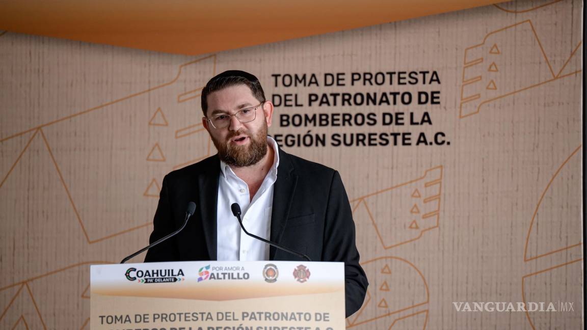 $!Alejandro Villarreal Mireles rindió protesta como presidente del Patronato y expresó su voluntad de trabajar con transparencia y determinación por los bomberos de Saltillo.